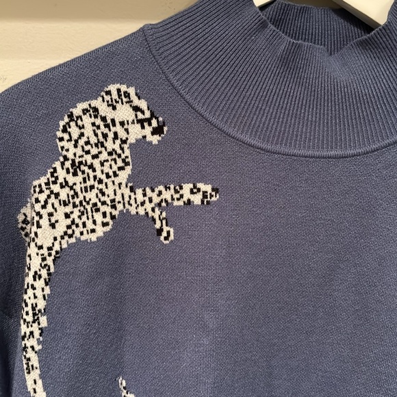 Leopards on blue tunic sweater - Picture 2 of 4